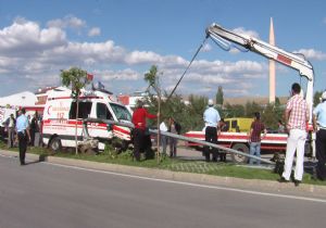 Hasta taşırken kaza geçirdiler